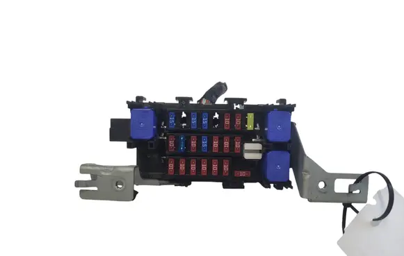 Nissan Leaf II (ZE1) Fuse module