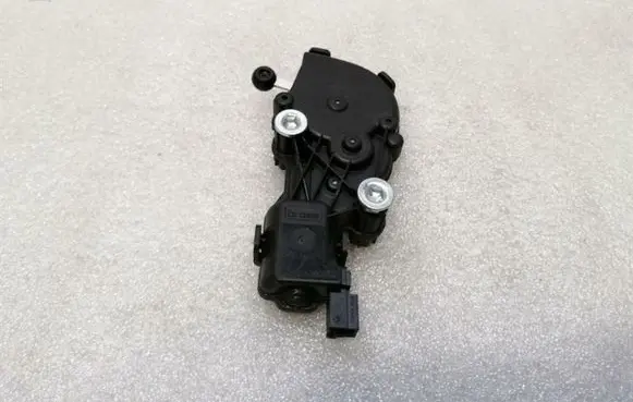 Mercedes-Benz GLS X166 Rear door window regulator motor A1666700104