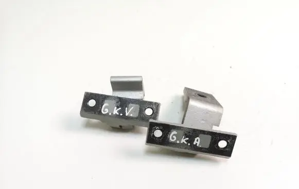 Rear door hinge set