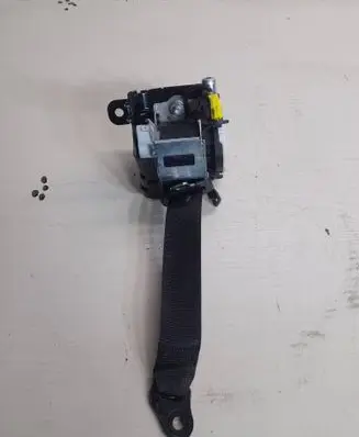 Mercedes-Benz C W204 Rear seatbelt A2046301731