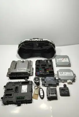 Nissan Qashqai Engine ECU kit and lock set 23710HX44A 0281032229 1039S85626