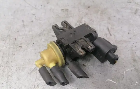 Skoda Superb B6 (3T) Turbo solenoid valve 1K0906627B