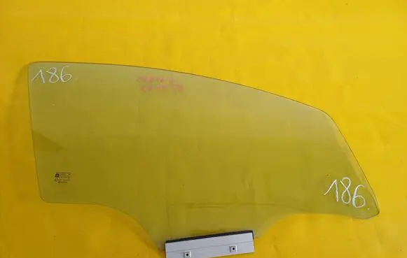Opel Corsa D Front door window glass four-door