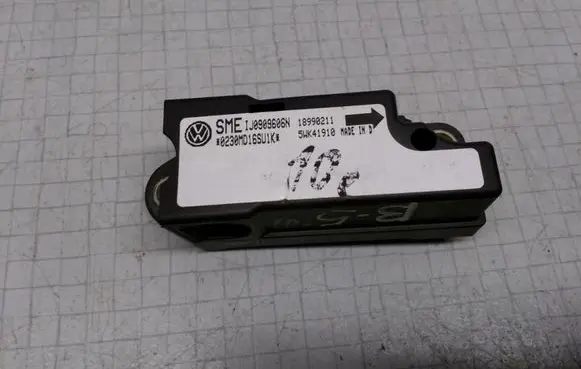 Volkswagen PASSAT B5 Airbag deployment crash/impact sensor 1J0909606N 18990211 5WK41910