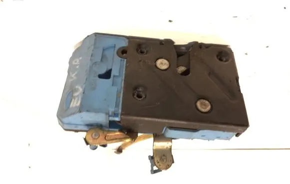 Volvo V70 Front door lock 8650544