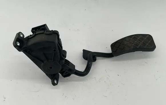 Audi A6 S6 C6 4F Accelerator throttle pedal 4F2721523 6PV00898402