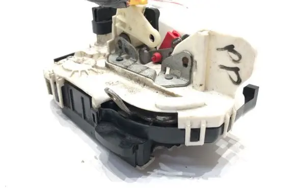 Dodge Caliber Front door lock