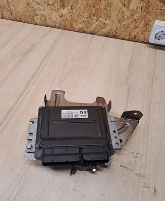 Nissan Almera N16 Engine control unit/module MEC32221