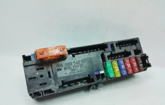 Mercedes-Benz E W210 Fuse module A0005400072 05376100