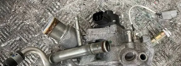 Nissan Qashqai Thermostat housing MR20
