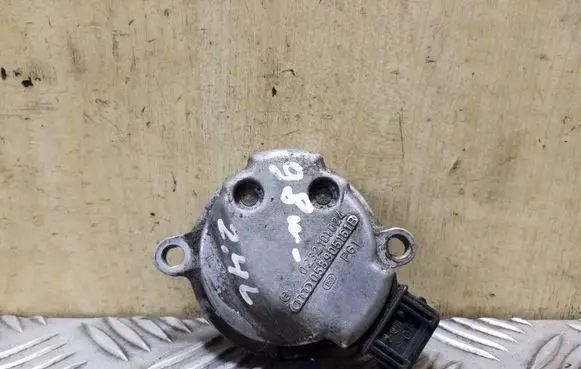 Audi A4 S4 B5 8D Camshaft position sensor 0232101024 058905161B