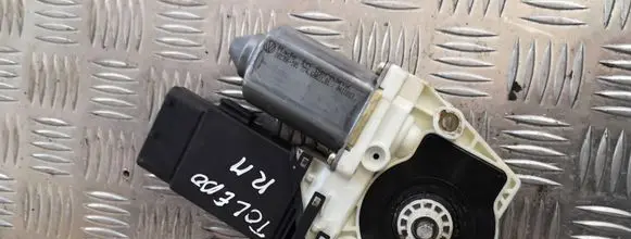 Seat Toledo I (1L) Front door window regulator motor 1j0959880