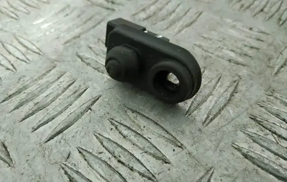 Mitsubishi Outlander Sliding door contact joint 