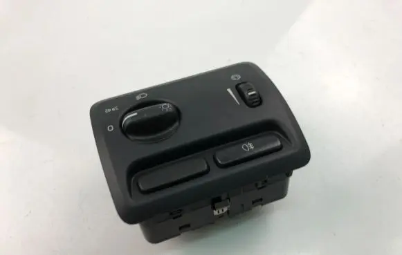 Volvo V70 Light switch 30739311