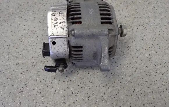 Suzuki Swift I Generator/alternator 3140080J00