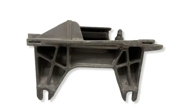 Nissan Qashqai Gearbox mounting bracket 112221641R