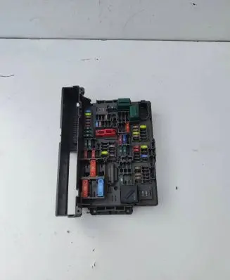 BMW X1 E84 Fuse box set 10688710