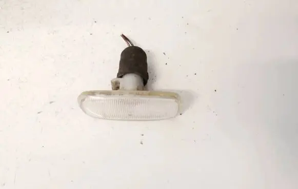 Audi A3 S3 8L Front fender indicator light