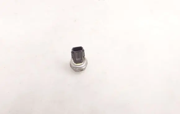 Lexus ES 300h (7th Gen) Fuel pressure sensor 8945833041