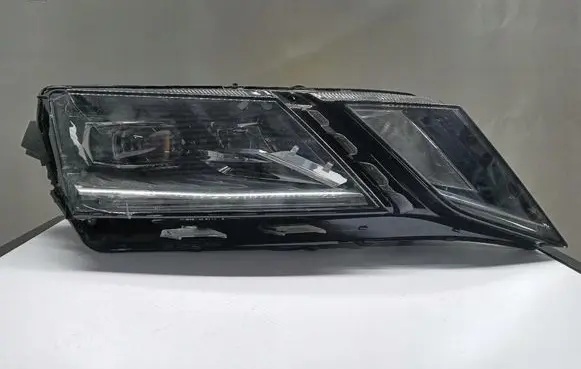 Skoda Octavia Mk3 (5E) Headlight/headlamp 5E1941018