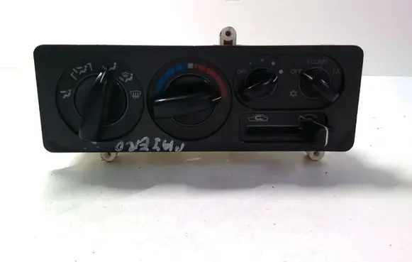 Mitsubishi Pajero Climate control unit