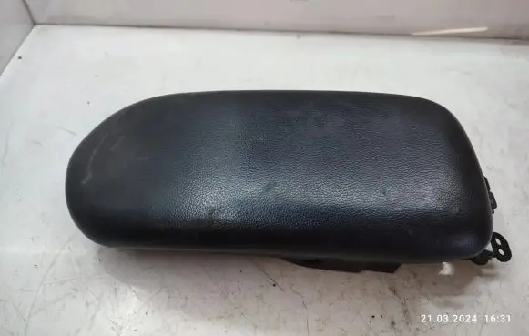 Honda Civic IX Armrest