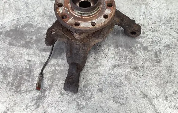 Opel Astra H Front wheel hub 16111670