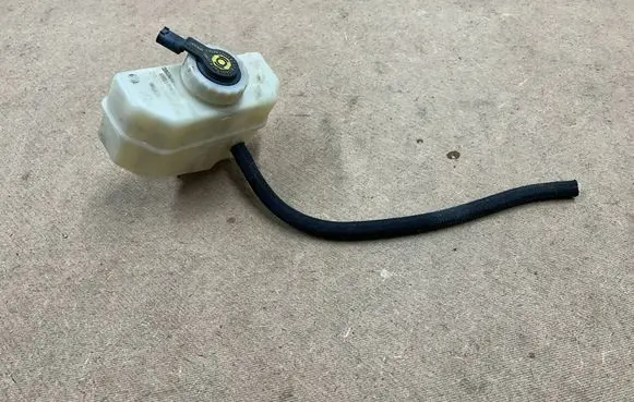 BMW 3 E46 Master brake cylinder 34326750798 6750798 34336781283