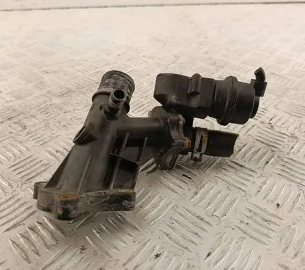 Nissan X-Trail T32 Thermostat/thermostat housing 110600686R