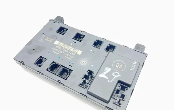 Mercedes-Benz CLK A209 C209 Door control unit/module 2098201926