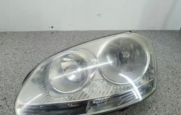Volkswagen Golf V Headlight/headlamp