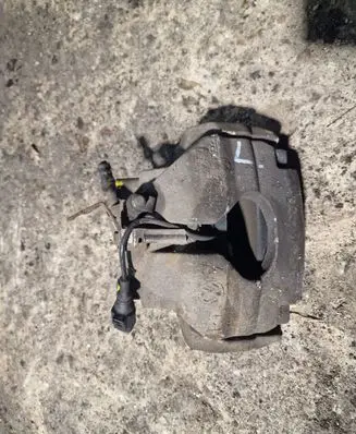 Volkswagen Transporter - Caravelle T6 Front brake caliper