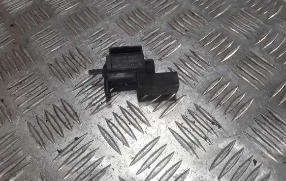 Volkswagen PASSAT B5.5 Vacuum valve 037906283C 72288000