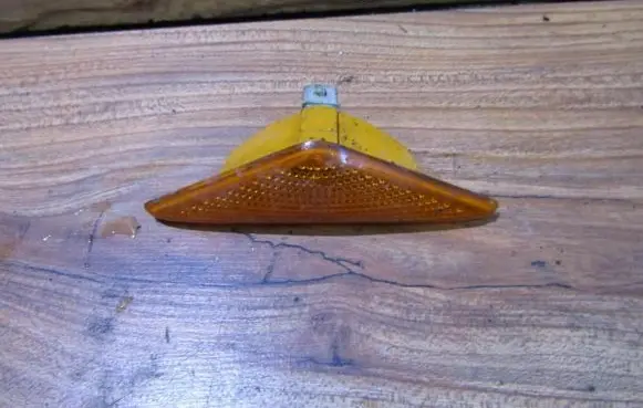 Ford Mondeo Mk III Front fender indicator light