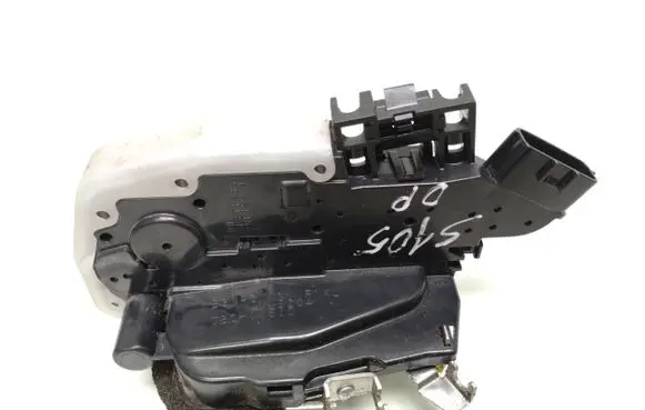 Nissan Leaf I (ZE0) Front door lock T8011510