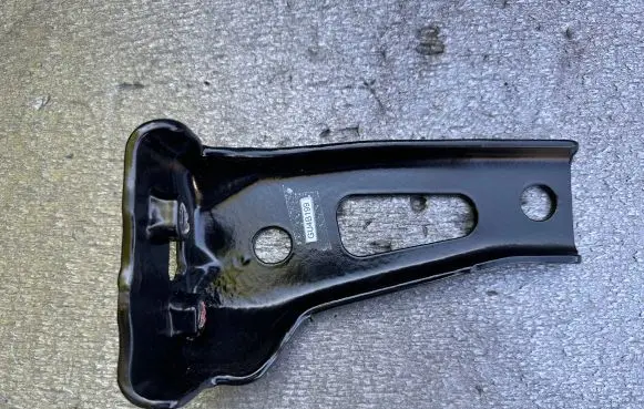 Nissan Patrol Y61 Bumper support mounting bracket corner 62271VC000