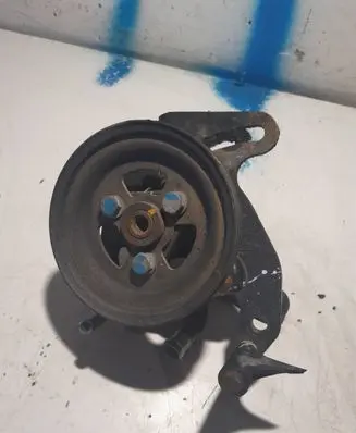 Mitsubishi Carisma Power steering pump 26043265