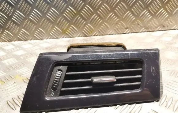 BMW 5 E60 E61 Dashboard air vent grill cover trim 6949303