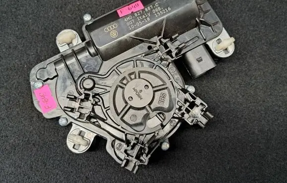 Audi Q7 4M Tailgate/trunk/boot lock/catch/latch 4M0827887C