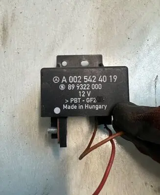 Mercedes-Benz Vito Viano W639 Glow plug pre-heat relay A0025424019 899322000