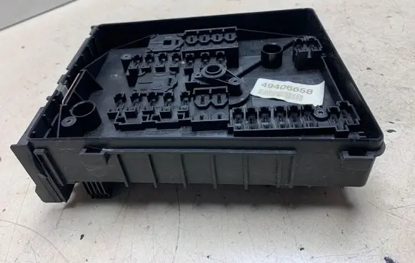 Volkswagen Golf VI Fuse module 1K0937125B
