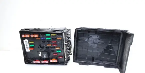 Volkswagen PASSAT CC Fuse box set 3C0937125A 1K0937132F