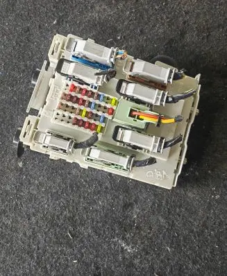 Volvo V40 Fuse module 31412857
