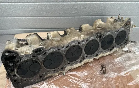 Nissan Patrol Y60 Engine head 1104034J00