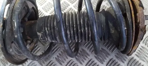 Toyota Avensis T270 Front coil spring