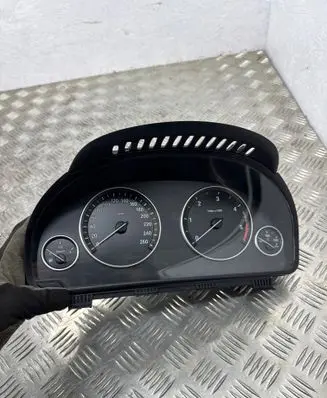 BMW 5 F10 F11 Speedometer (instrument cluster) 9227614 25811511 2000045773