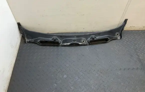 BMW 3 E90 E91 Wiper trim 7180743 6928635