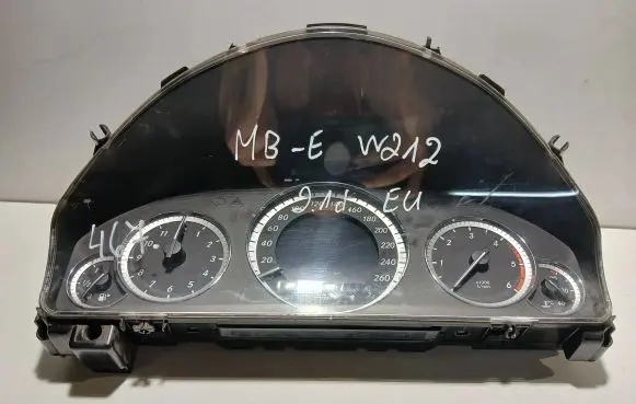 Mercedes-Benz E W212 Speedometer (instrument cluster) A2C53427620