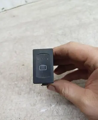 Volkswagen PASSAT B5 Windscreen/window heater switch 3B0959621C