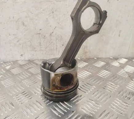 BMW 6 F06 Gran coupe Piston with connecting rod 